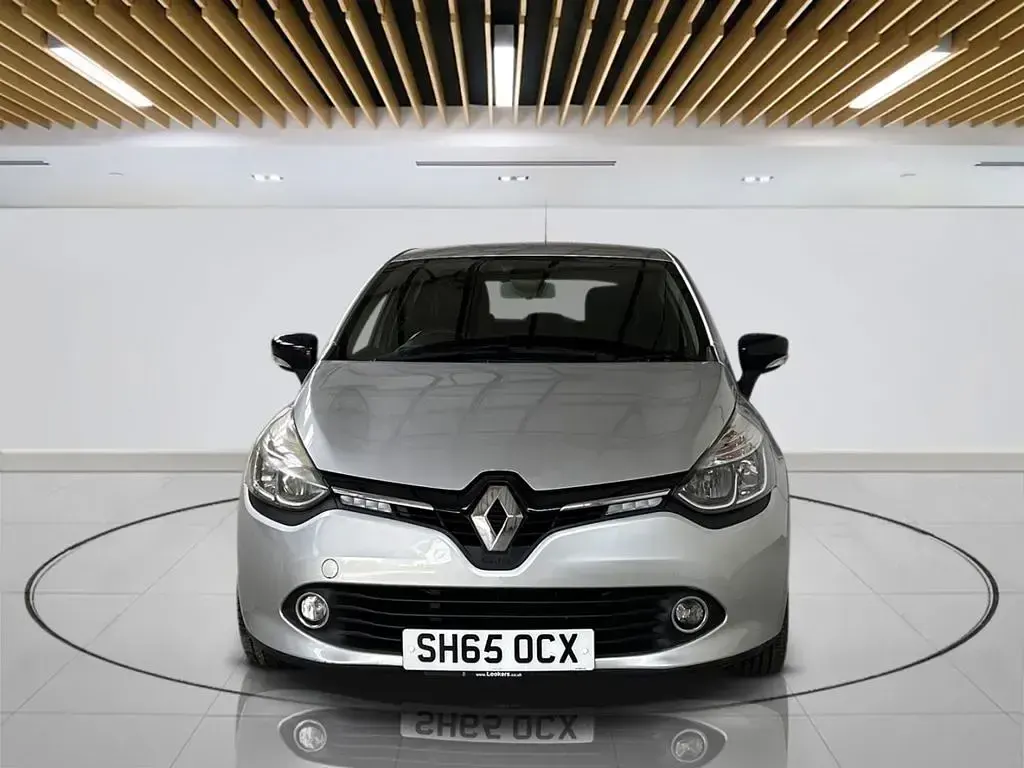Used Renault Clio Dynamique 75 HP (55 kW) 2015 Silver Hatchback