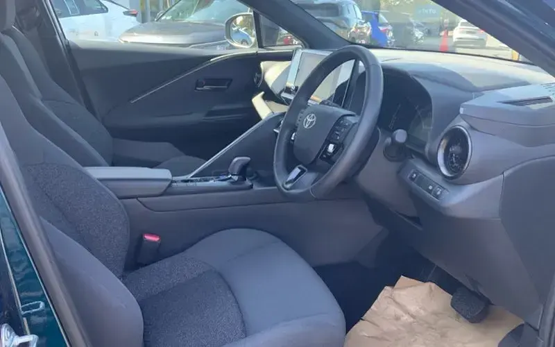 Used Toyota C-HR 140 HP (102 kW) 2025 Blue SUV
