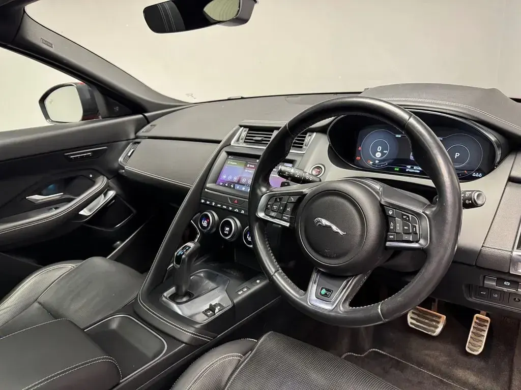 Used Jaguar E-Pace R-Dynamic 240 HP (176 kW) 2019 Red SUV