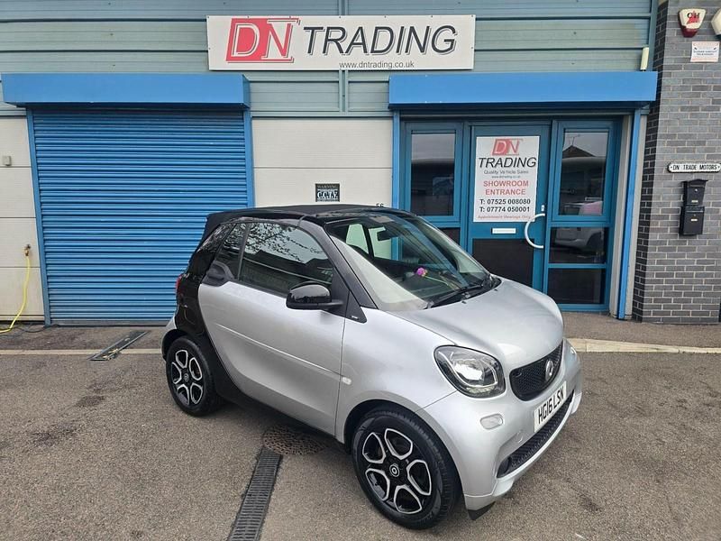 Used Smart ForTwo Cabrio Premium 71 HP (52 kW) 2016 Silver Cabriolet