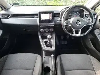Used Renault Clio Iconic 85 HP (62 kW) 2020 White Hatchback