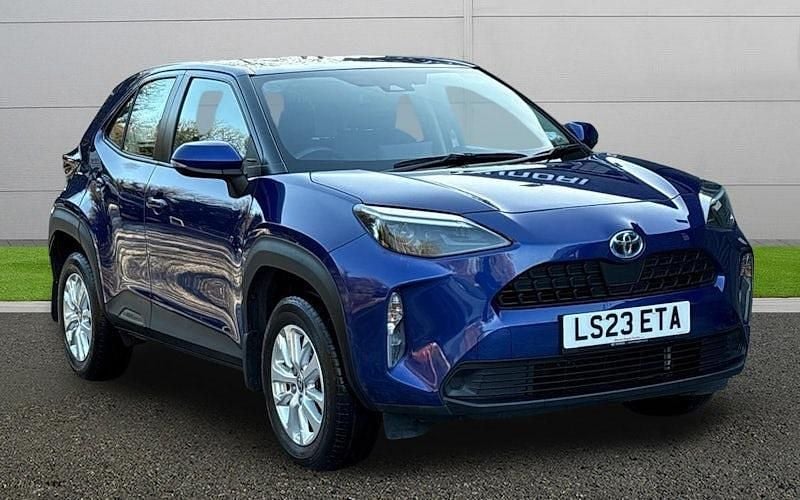 Used 2025 Toyota Yaris Hybrid Estate | £19,495 (Super price) - Image 1/4