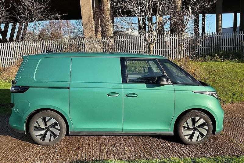 Usado VW ID. Buzz 210 kW (286 HP) 2025 Verde Monovolume