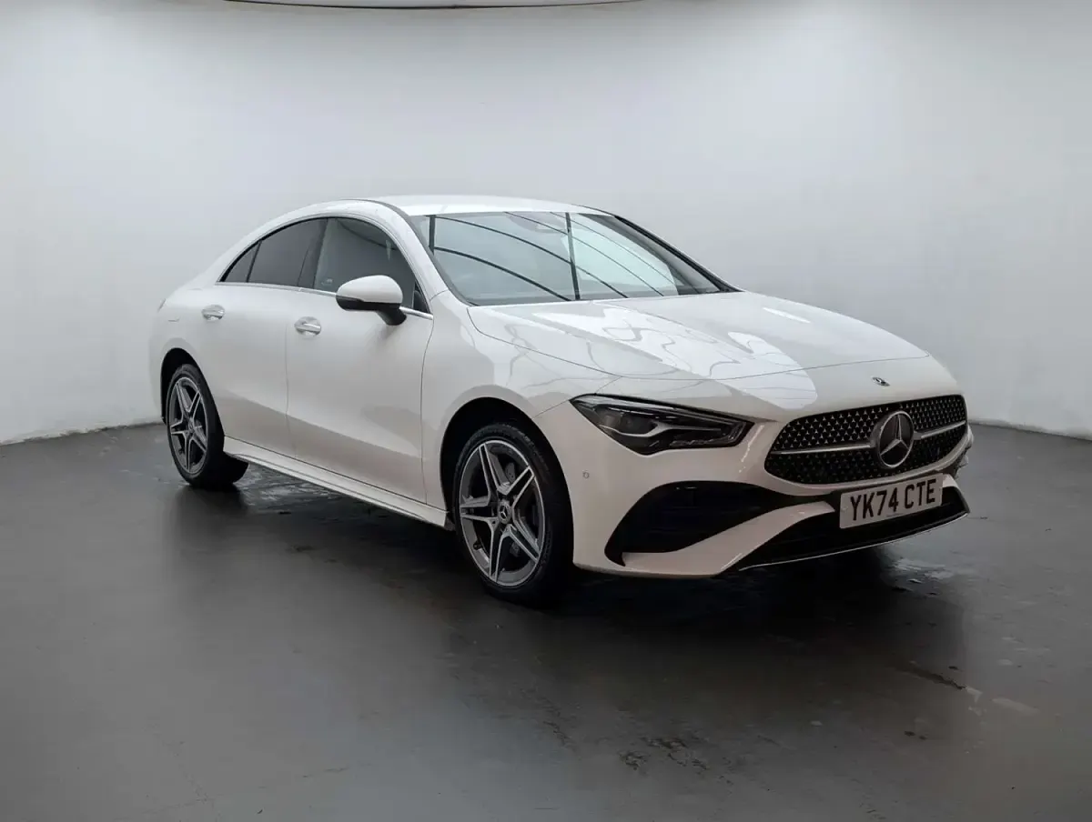 Begagnad Mercedes CLA250 Executive 2024 Vit Sedan