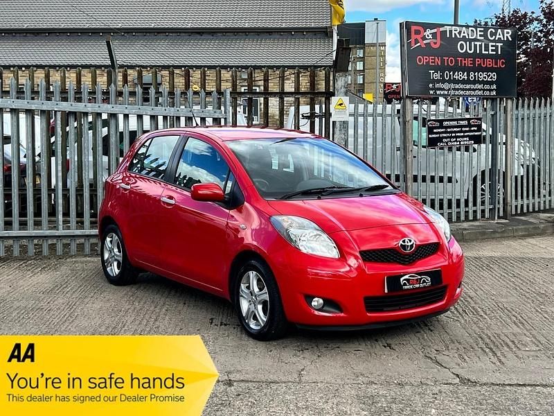 Red Used 2010 Toyota Yaris Hatchback | £5,480 (A bit pricey) - Image 1/4