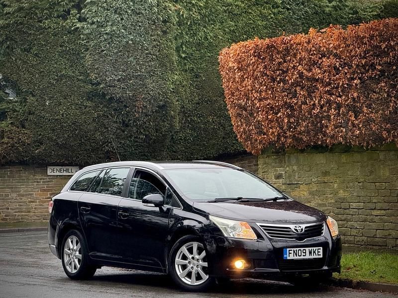 Black Used 2009 Toyota Avensis Estate | £2,799 (Fair price) - Image 1/4