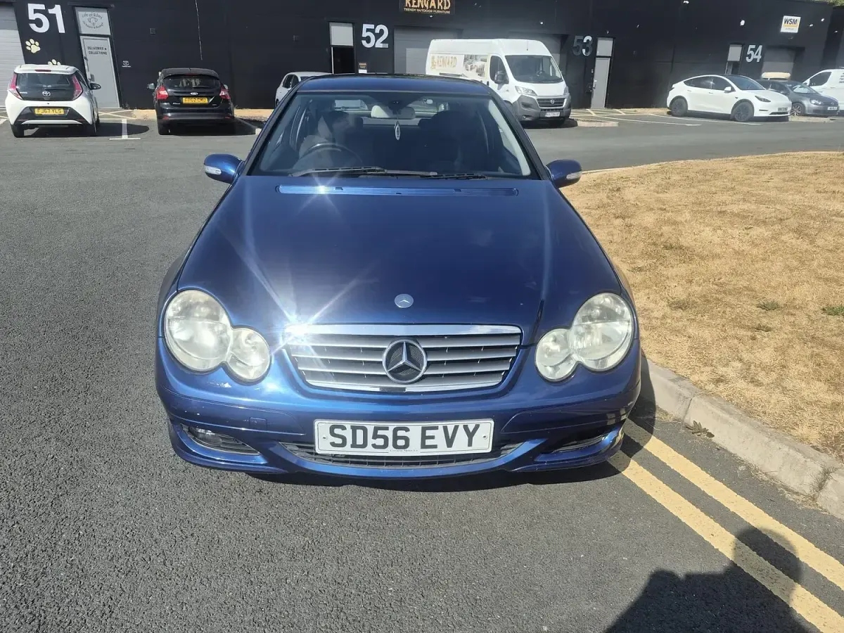 Used Mercedes C220 SE 147 HP (108 kW) 2006 Blue Coupe