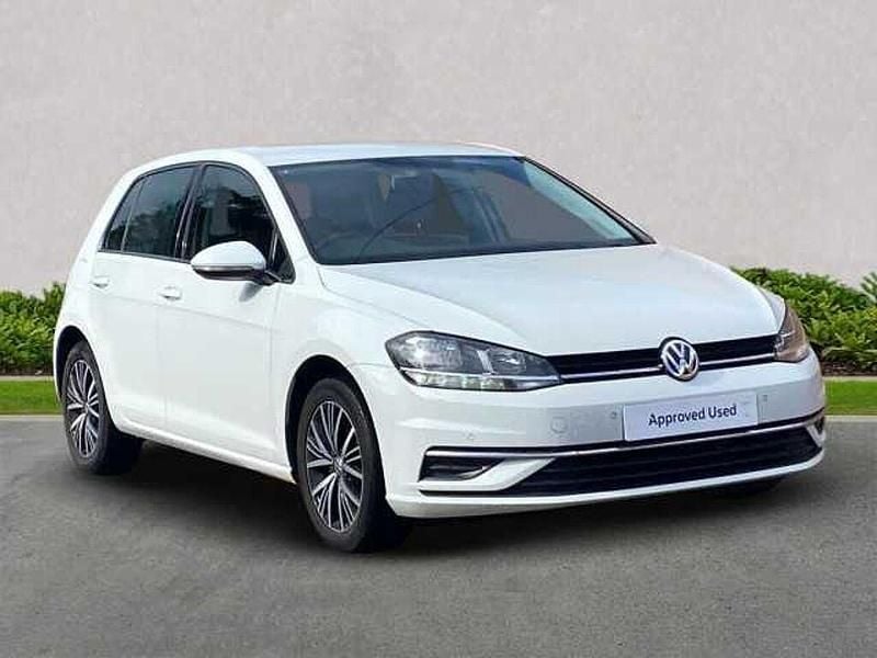 White Used 2018 VW Golf VII SE Hatchback | £11,665 (Good price) - Image 1/4