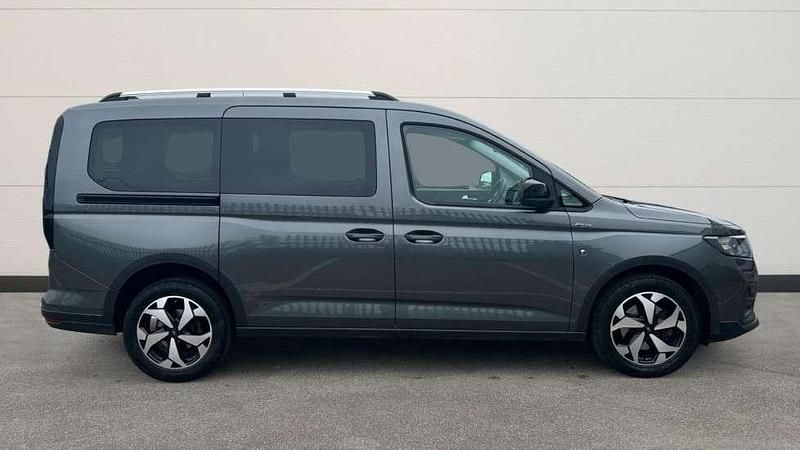 Used Ford Grand Tourneo Connect Active 114 HP (83 kW) 2023 Grey  MPV