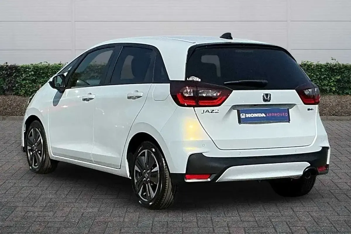 Used Honda Jazz Advance 122 HP (89 kW) 2025 Sunlight white Hatchback