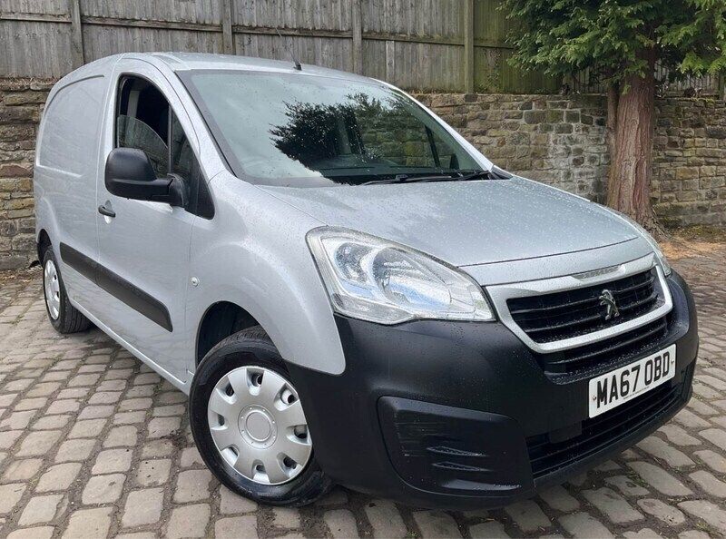 Silver Used 2017 Peugeot Partner MPV | £4,490 (A bit pricey) - Image 1/4