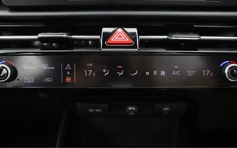 Used Kia e-Niro 150 kW (204 HP) 2023 Orange SUV