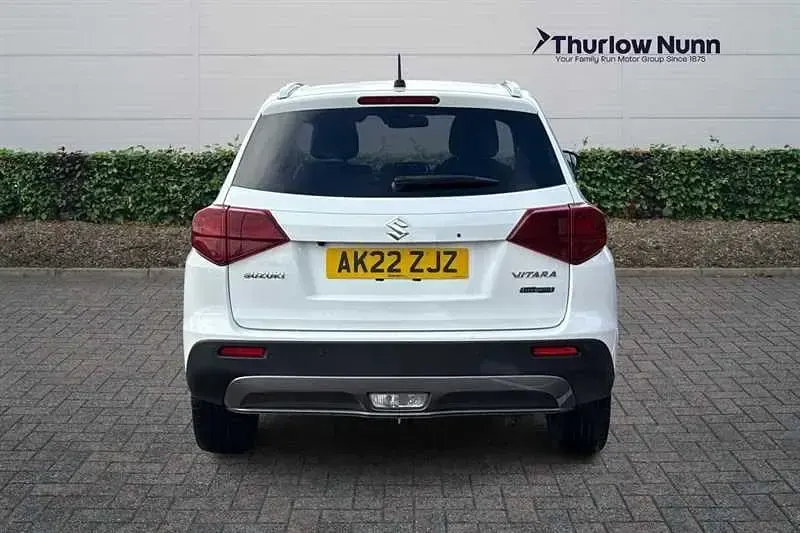 Second-hand Suzuki Vitara SZ5 116 CP (85 kW) 2022 Alb SUV