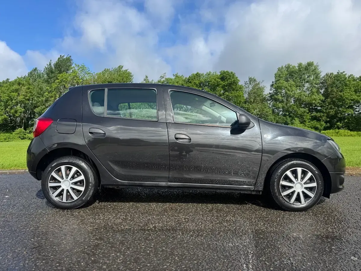 Used Dacia Sandero Ambiance 75 HP (55 kW) 2015 Black Hatchback