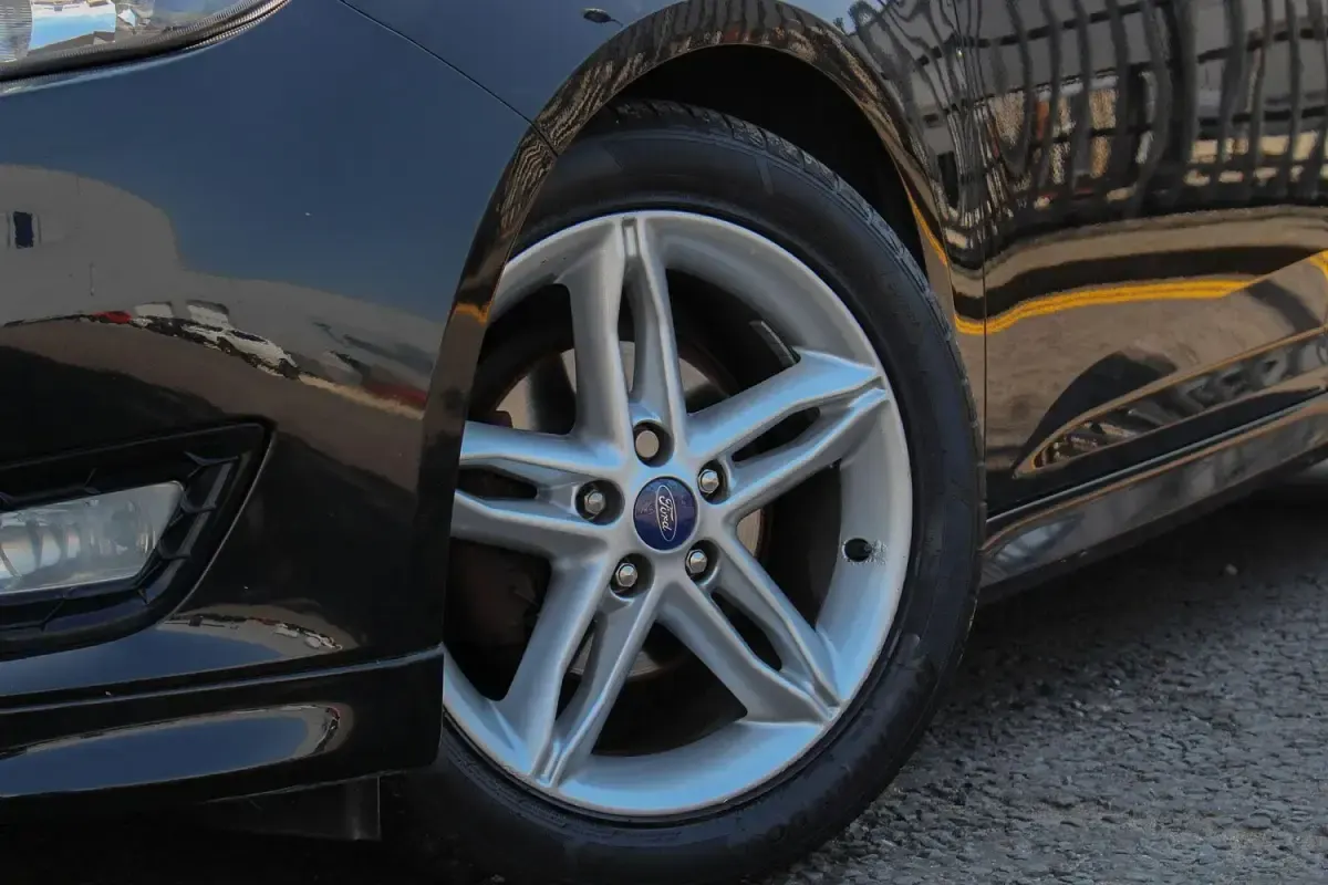 Used Ford Focus Zetec 120 HP (88 kW) 2014 Black Hatchback