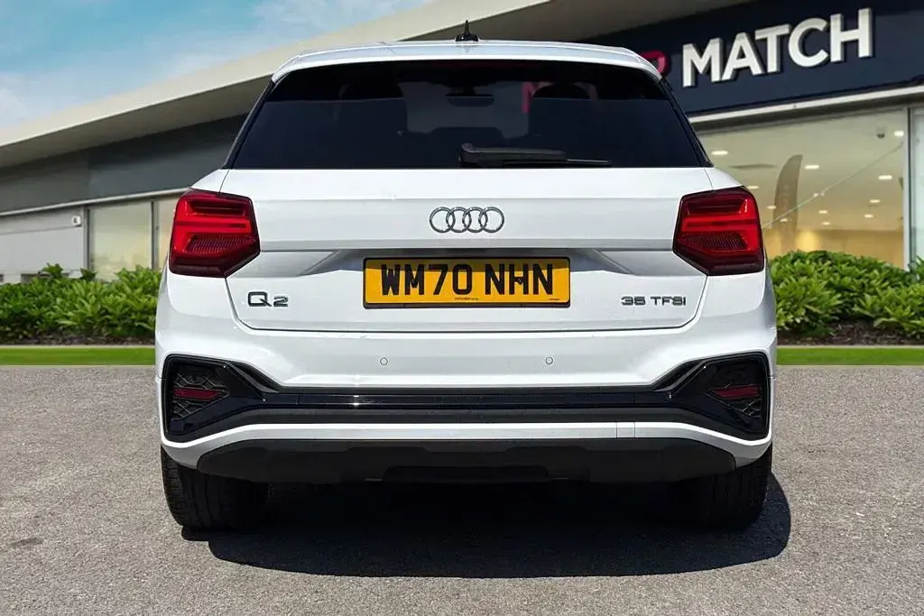 Used Audi Q2 Black Edition 150 HP (110 kW) 2021 White SUV