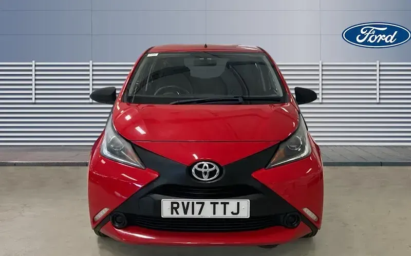 Used Toyota Aygo 69 HP (50 kW) 2017 Red Hatchback