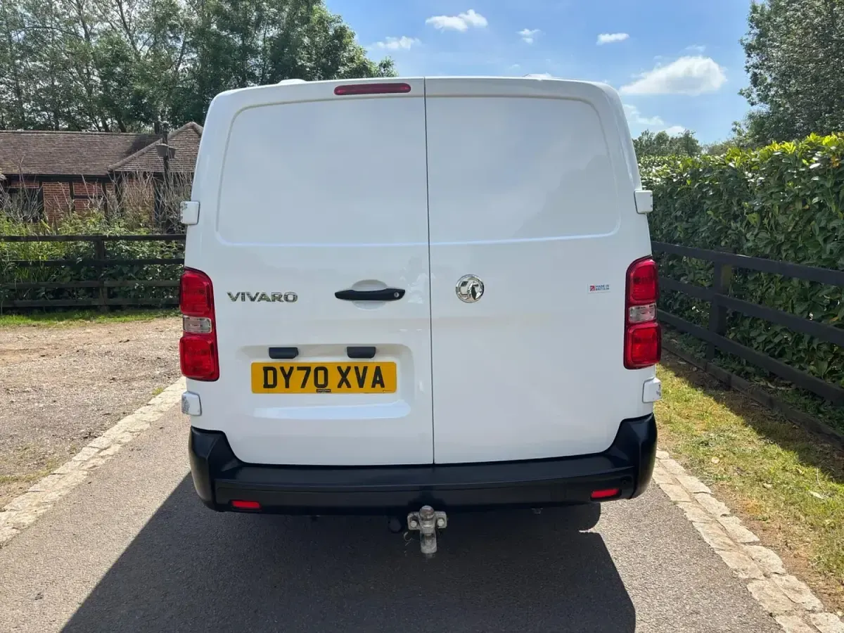 Used Vauxhall Vivaro 100 HP (73 kW) 2020 White MPV
