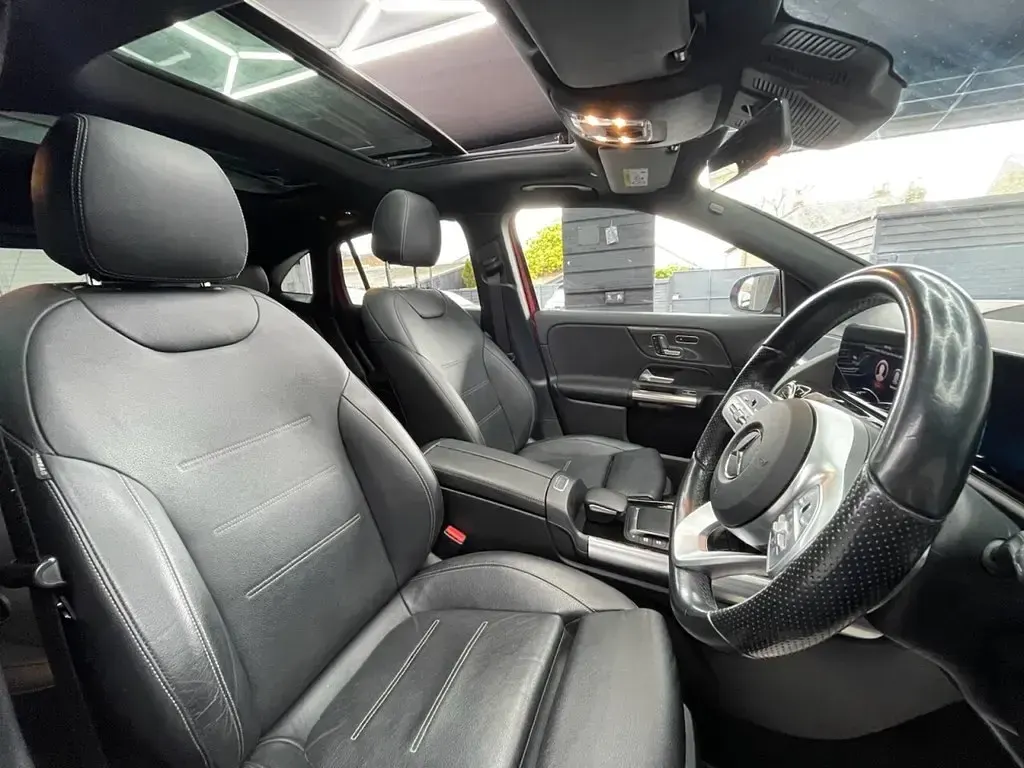Usado Mercedes GLA250 Premium Plus 2021 Vermelho SUV