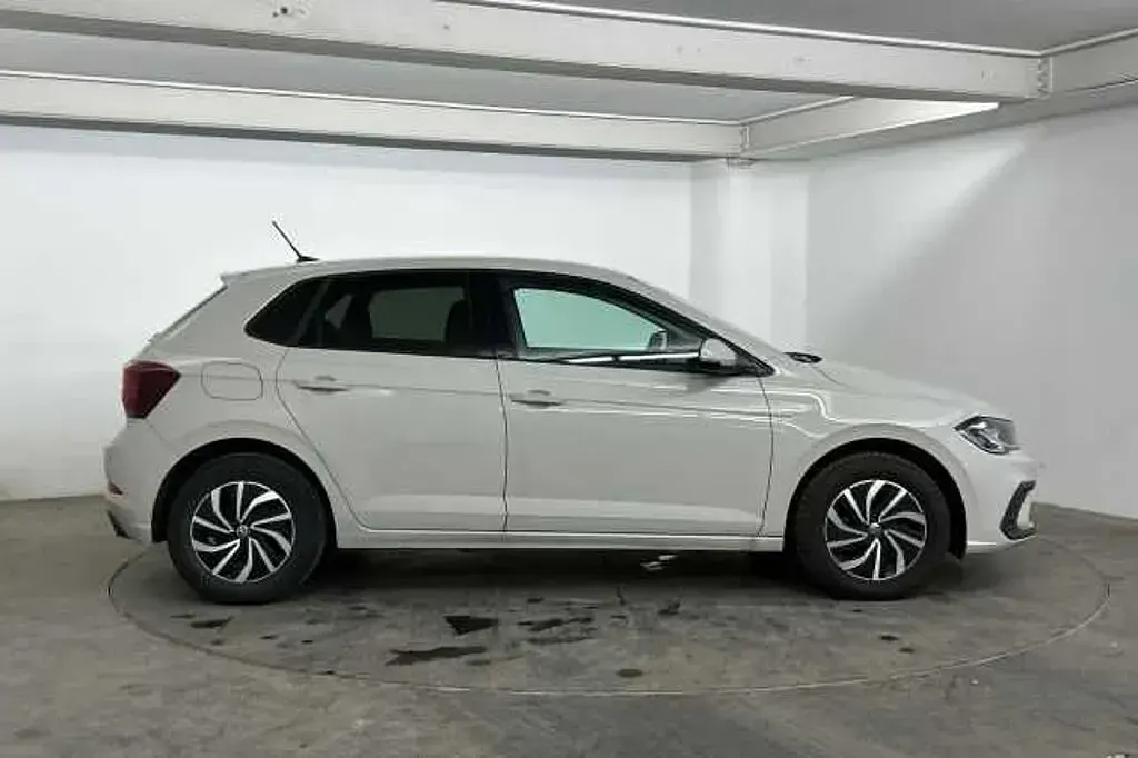 Używany VW Polo Life 95 KM (69 kW) 2024 Szary Hatchback