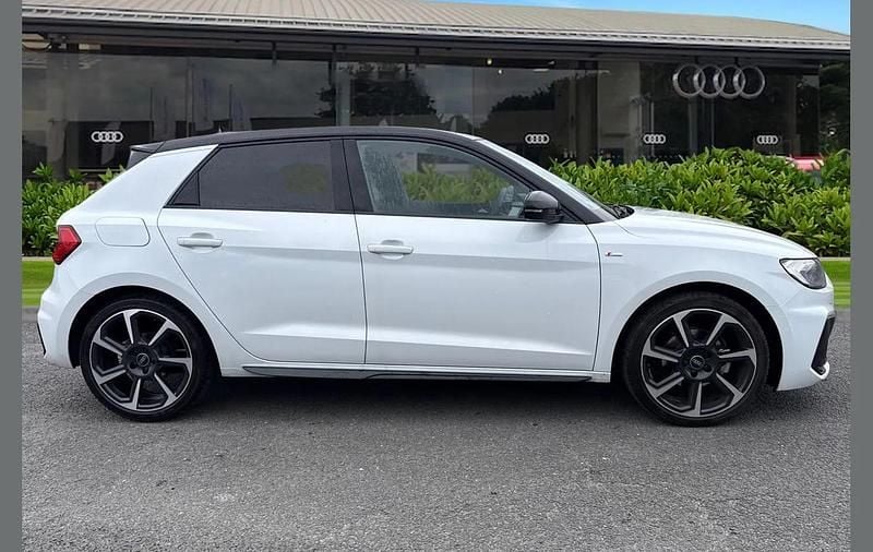 Used Audi A1 Black Edition 113 HP (83 kW) 2025 White SUV