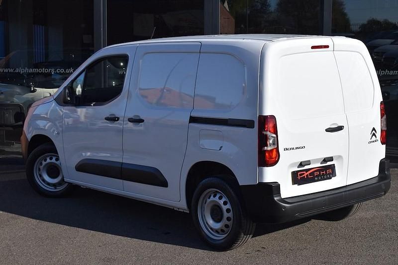 Used Citroën Berlingo 100 HP (73 kW) 2023 White MPV
