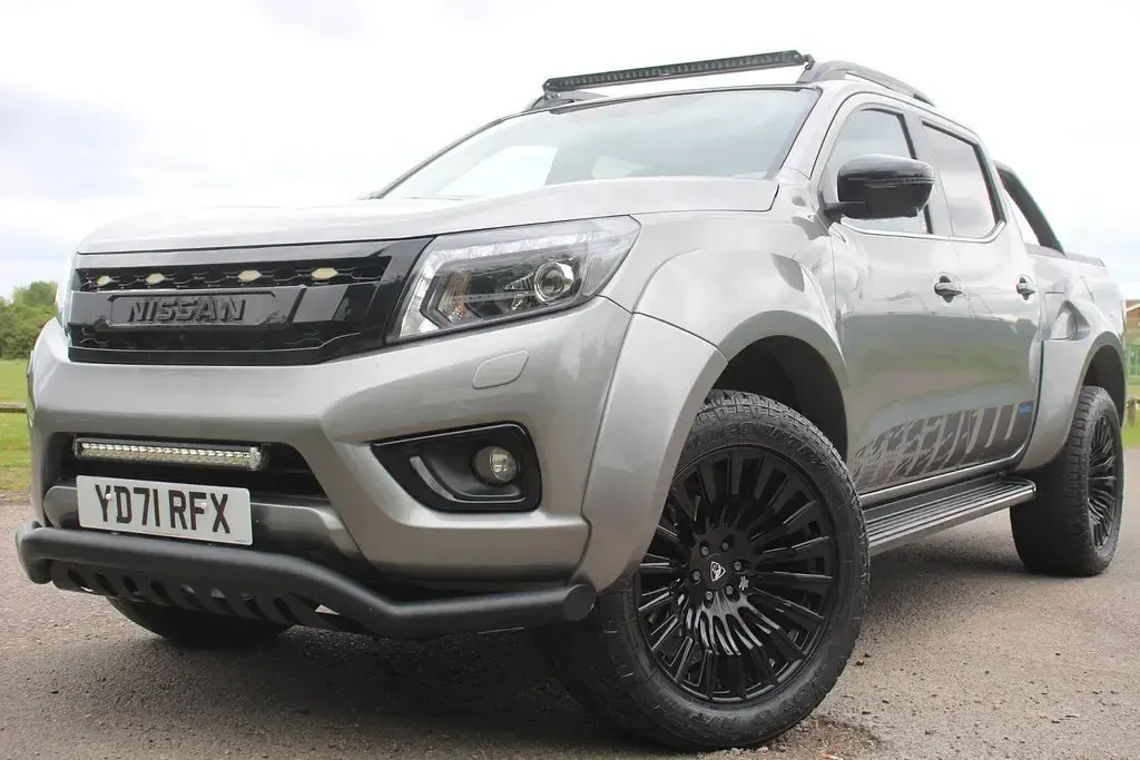 Used Nissan Navara N-Guard 190 HP (139 kW) 2021 Grey Pickup