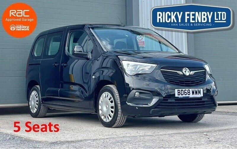 Black Used 2018 Vauxhall Combo S MPV | £10,995 (Fair price) - Image 1/4