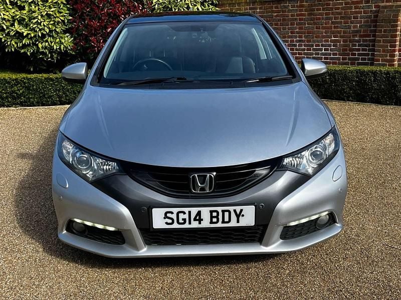 Begagnad Honda Civic EX 142 HK (104 kW) 2014 Silver Halvkombi