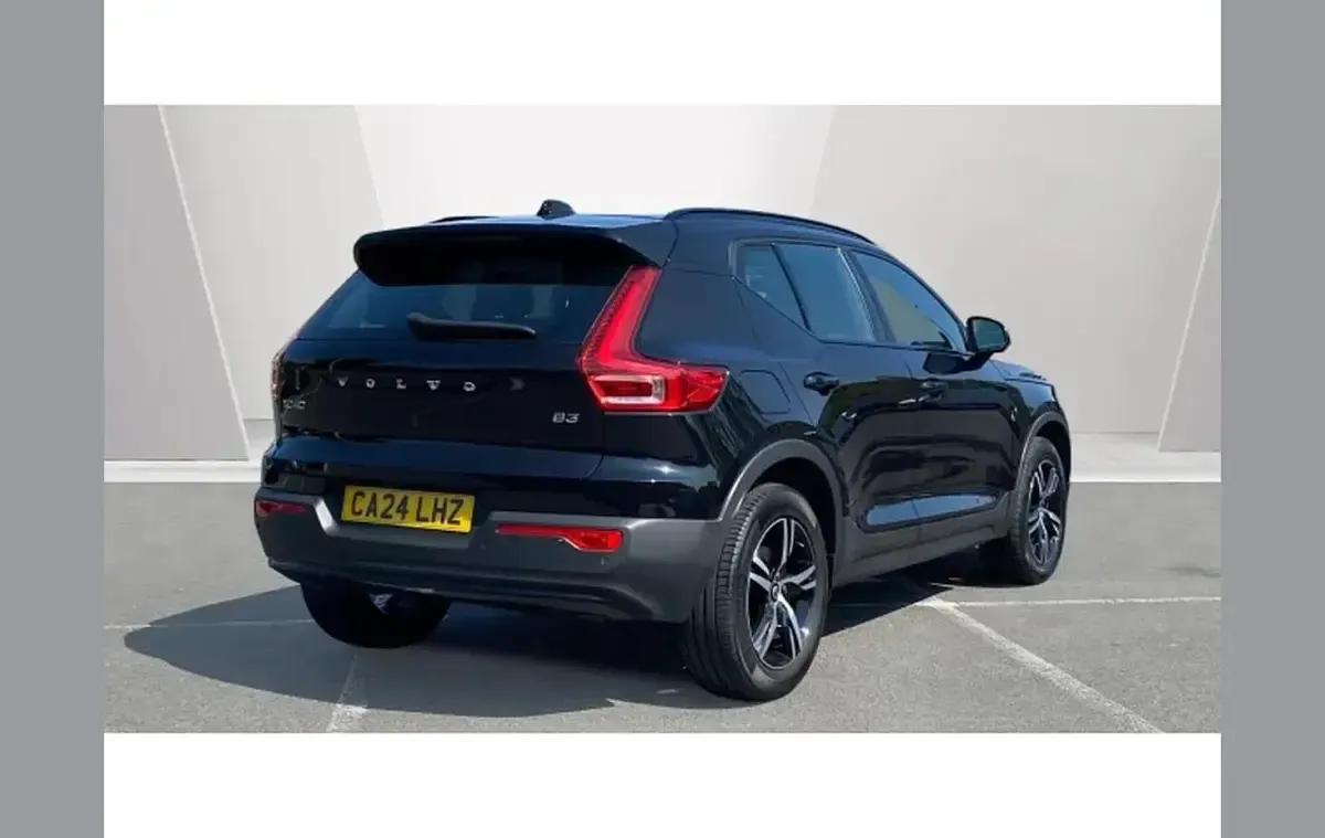Used Volvo XC40 Plus 161 HP (118 kW) 2024 Black SUV