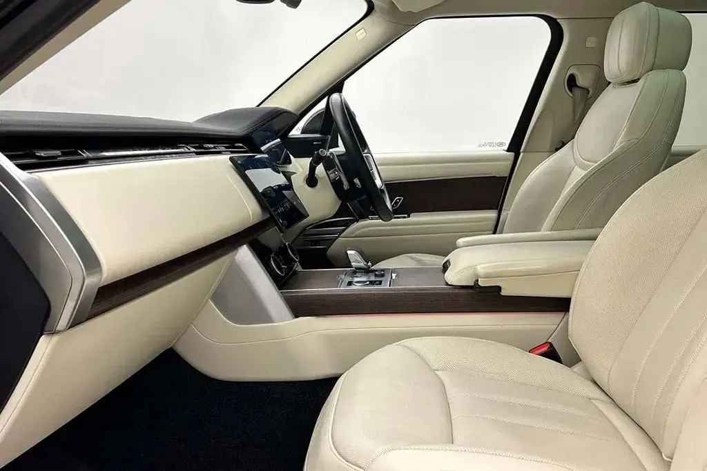 Begagnad Land Rover Range Rover SE 434 HK (319 kW) 2022 Svart SUV