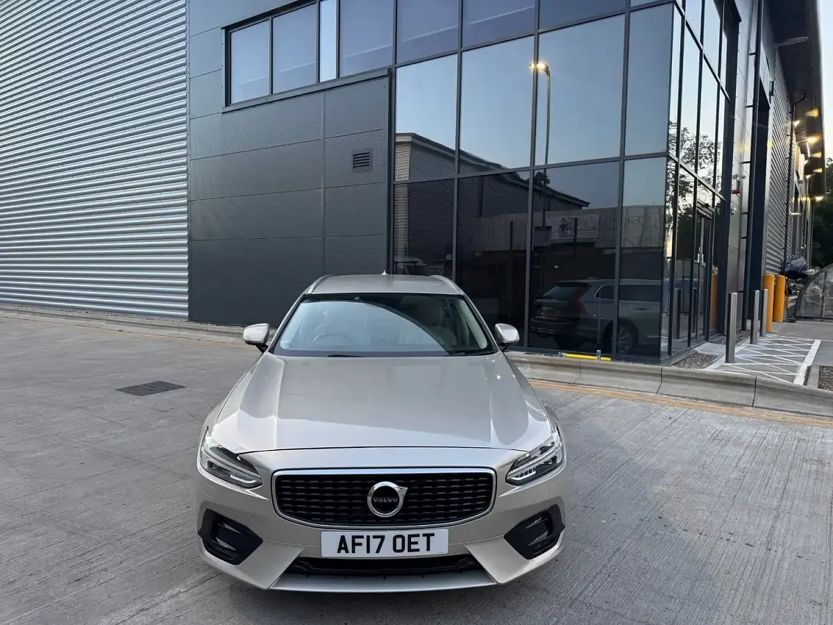 Used Volvo V90 Inscription 2017 Gold Estate