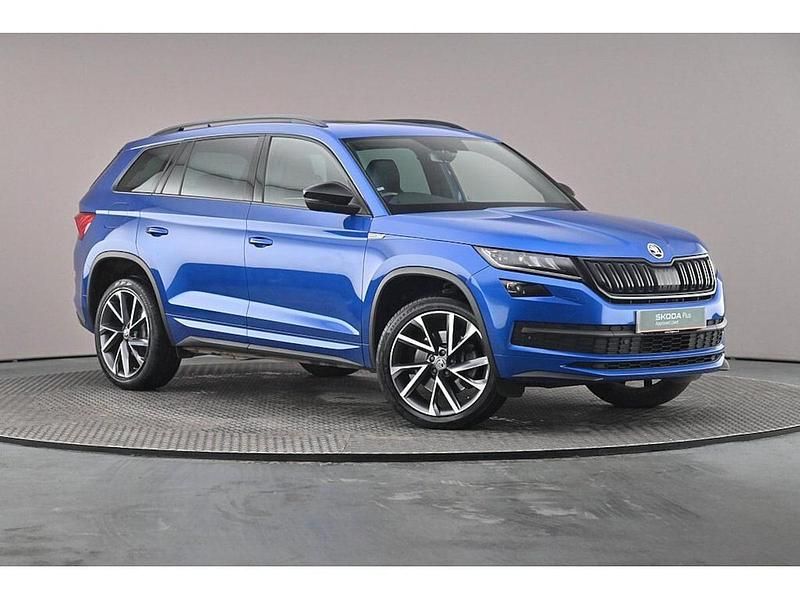 Race blue metallic Used 2021 Skoda Kodiaq SportLine SUV | £27,994 (Fair price) - Image 1/4