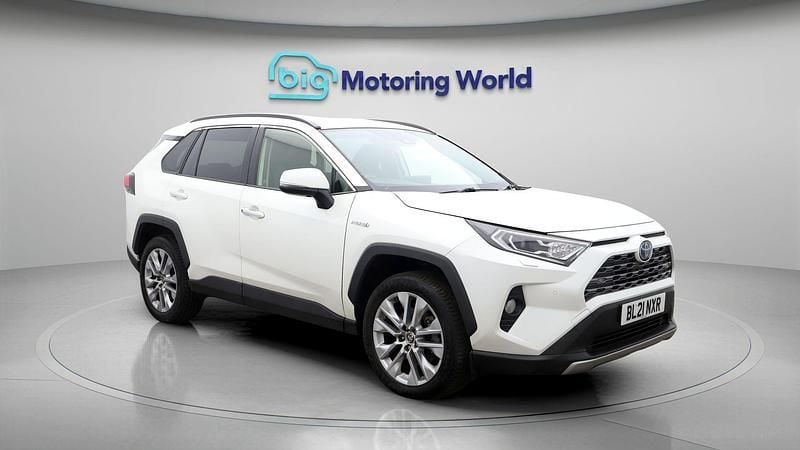 Used Toyota RAV4 Hybrid 219 HP (161 kW) 2021 SUV