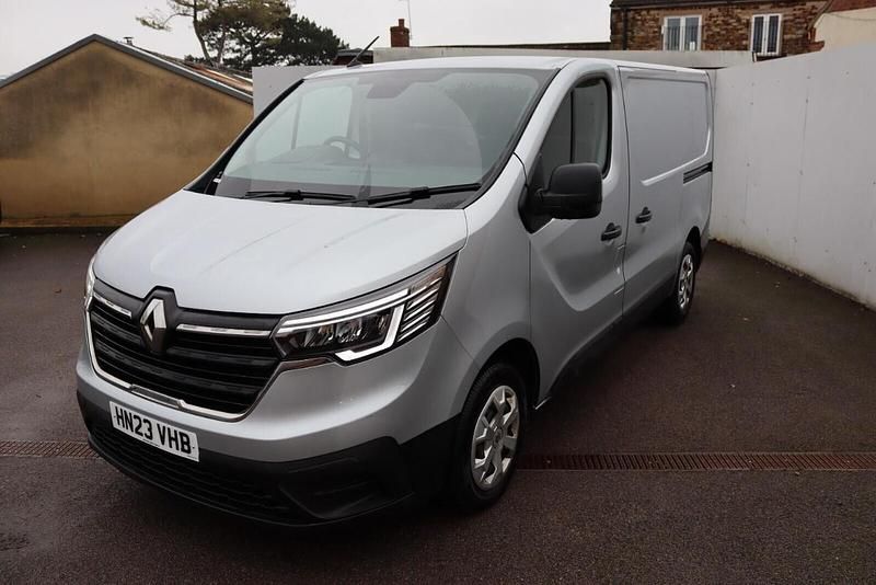 Używany Renault Trafic Business 128 KM (94 kW) 2023 Szary