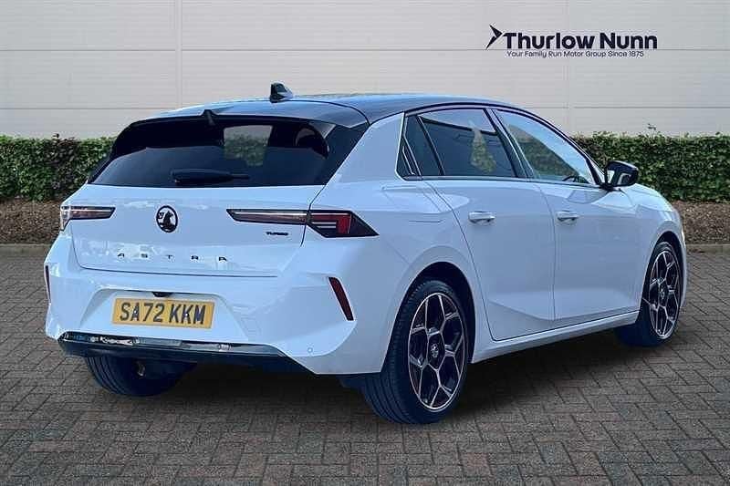 Used Vauxhall Astra GS Line 130 HP (95 kW) 2022 White Hatchback