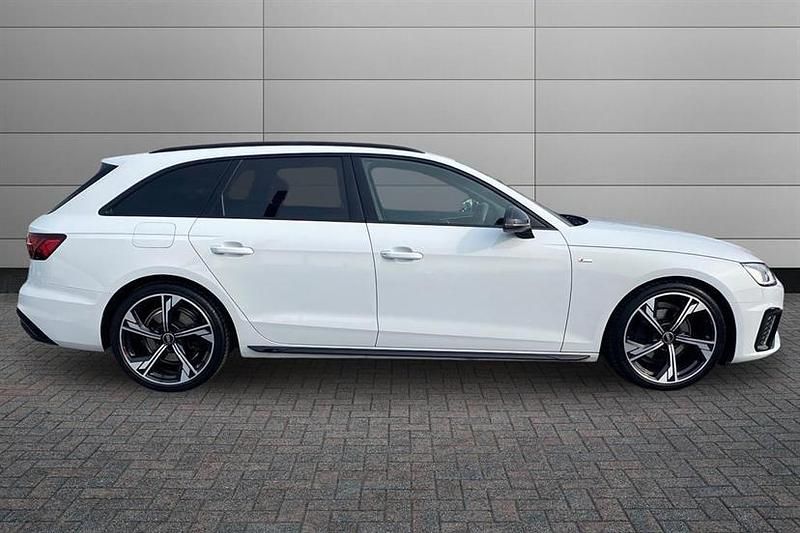 Used Audi A4 Black Edition 150 HP (110 kW) 2021 White Estate