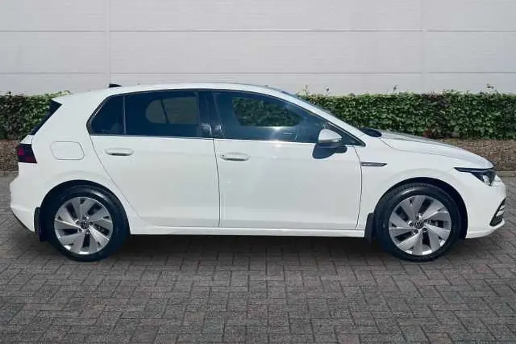 Used VW Golf VII Style 150 HP (110 kW) 2020 White Hatchback