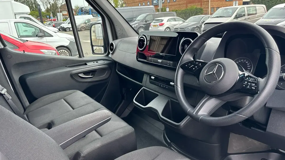 Używany Mercedes Sprinter 150 KM (110 kW) 2025 Van