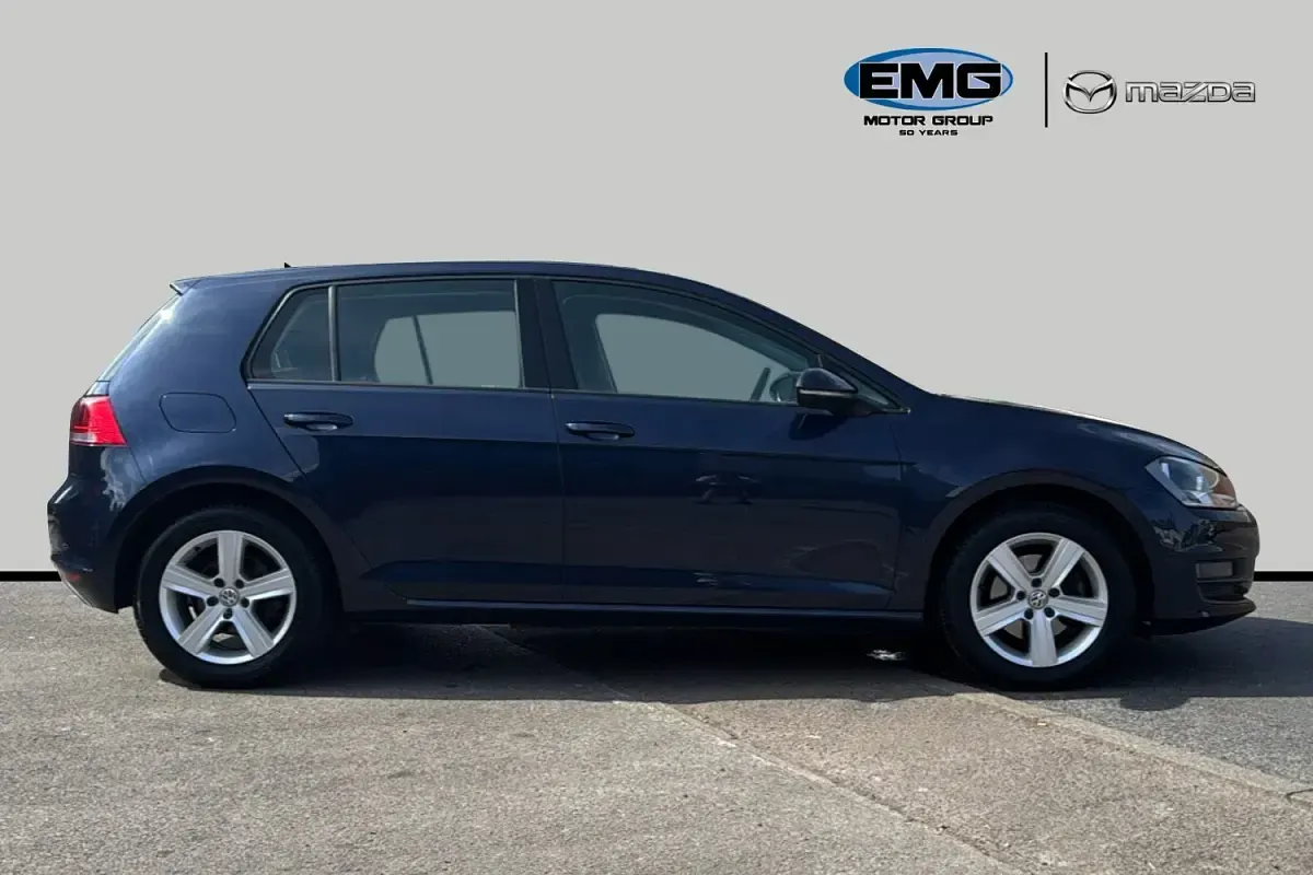 Used VW Golf VII Edition 125 HP (91 kW) 2016 Blue Hatchback