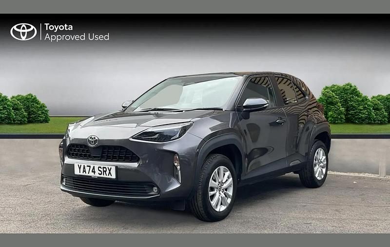 Used Toyota Yaris Cross 113 HP (83 kW) 2025 Grey SUV