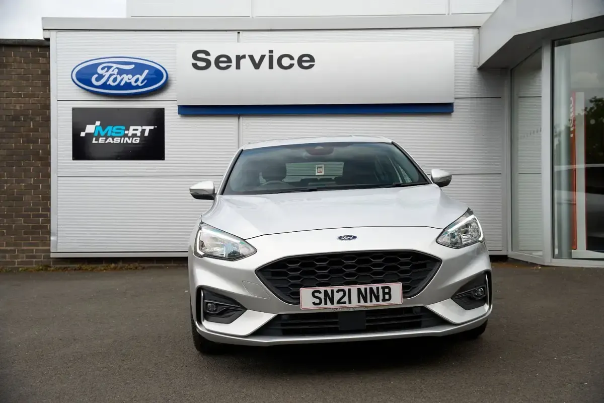 Used Ford Focus ST-Line 125 HP (91 kW) 2021 Moondust silver Hatchback