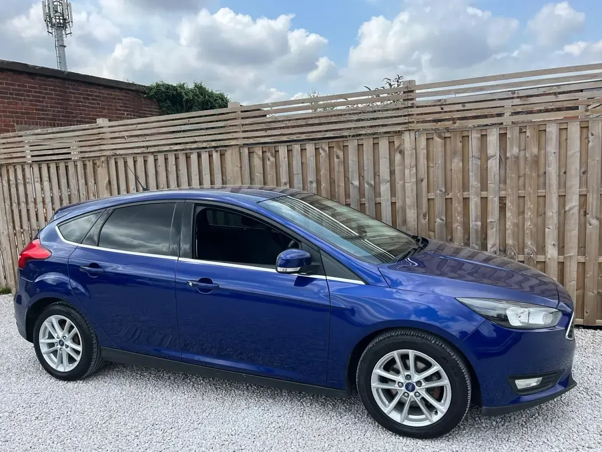 Used Ford Focus Zetec 2015 Blue Hatchback