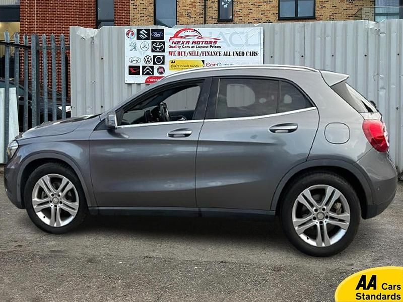 Used Mercedes GLA200 Executive 156 HP (114 kW) 2015 Grey SUV