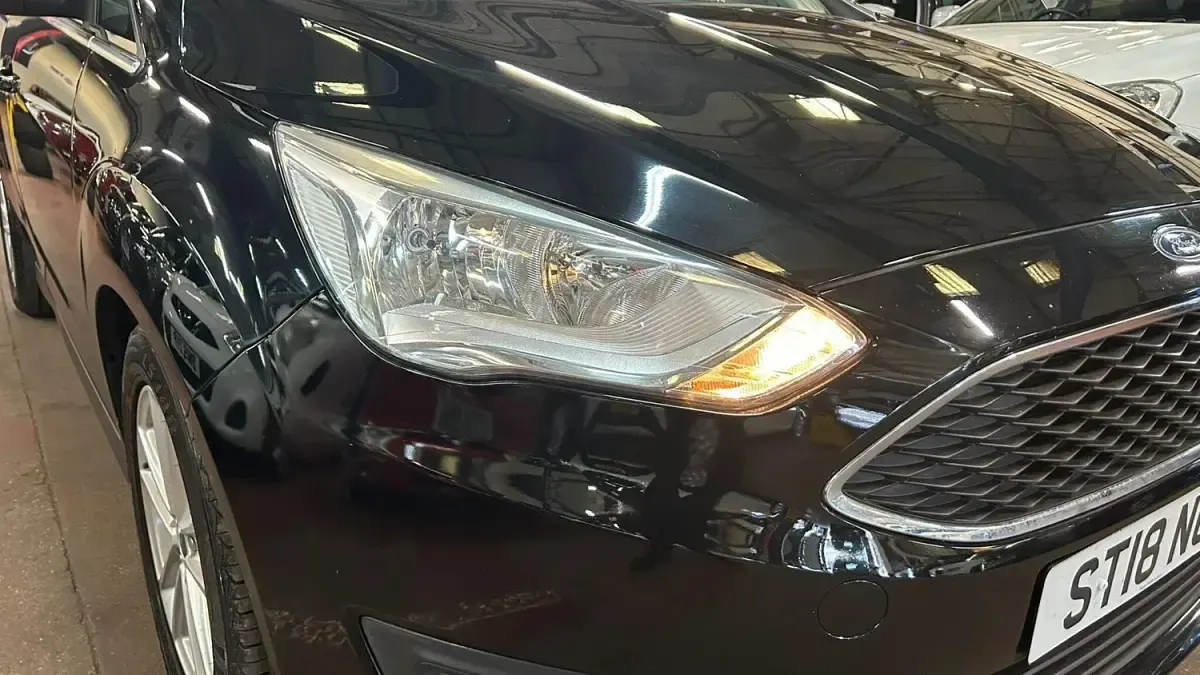 Second-hand Ford C-MAX Zetec 120 CP (88 kW) 2018 Negru Monovolum