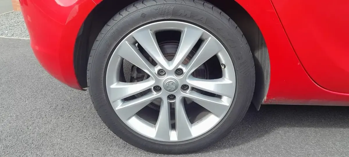 Used Vauxhall Astra SRi 125 HP (91 kW) 2010 Red Hatchback