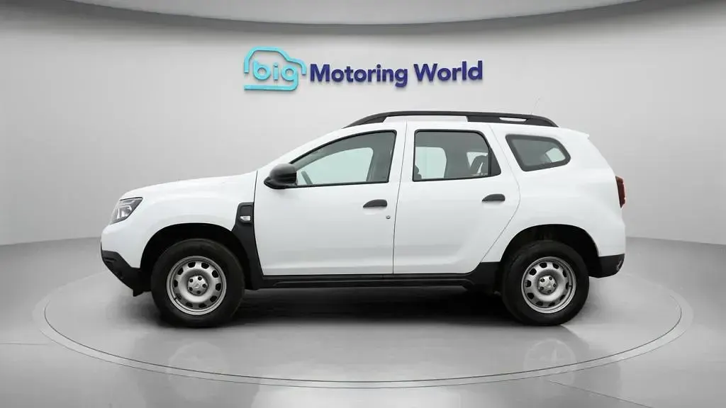 Used Dacia Duster Essentiel 90 HP (66 kW) 2022 White SUV