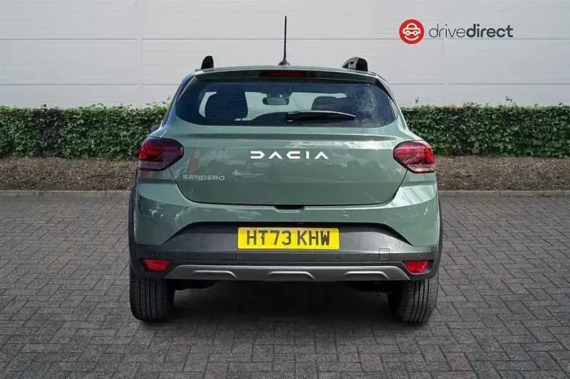 Second-hand Dacia Sandero Expression 100 CP (73 kW) 2023 Verde Hatchback