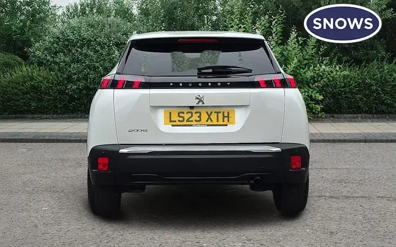 Used Peugeot 2008 Allure+ 101 HP (74 kW) 2023 White SUV