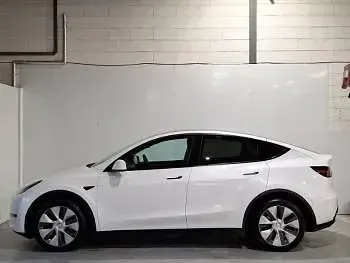 Used Tesla Model Y Long Range AWD 11 kW (15 HP) 2023 White SUV
